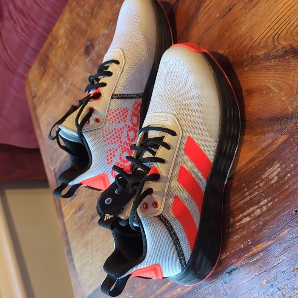 Adidas sneakers sz 6